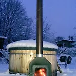 The Blacksmith's House 度假居 力宾