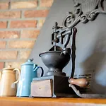 The Blacksmith's House 力宾