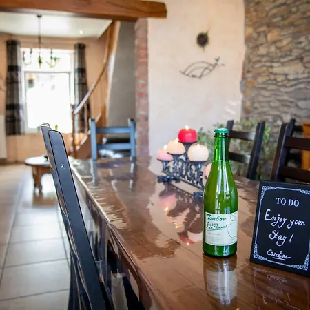 The Blacksmith's House 리빈